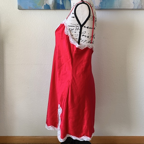 Victoria’s Secret Robe and Nighty - Picture 4 of 7